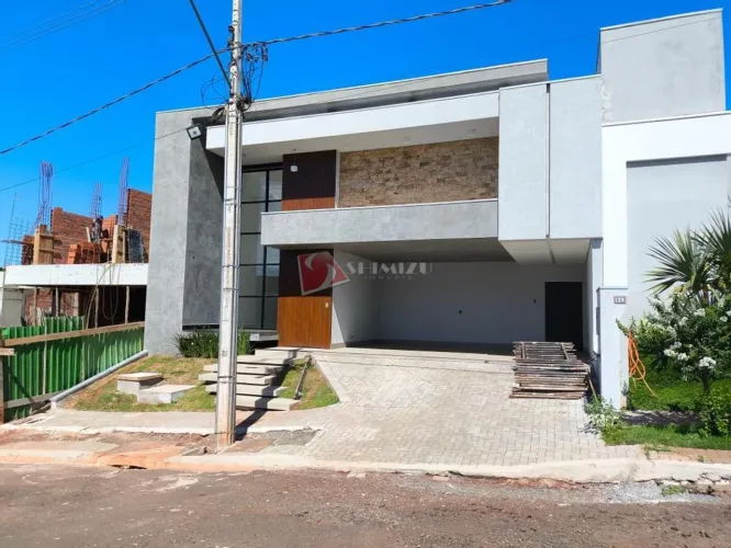 Casa à venda em Maringá, Parque Industrial, com 3 suítes, com 205.73 m²