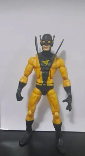 Jaqueta Amarela Marvel Legends Hasbro