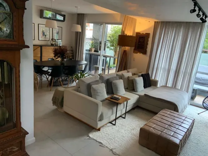 Casa com 03 Suítes, 240m² no Córrego Grande