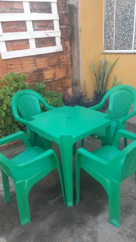 Mesa com cadeiras