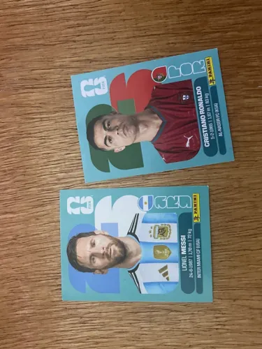 Messi e cr7 figurinhas da copa 2026