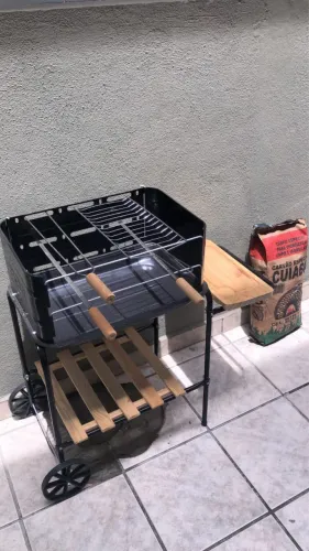 Churrasqueira Nova, nunca usada