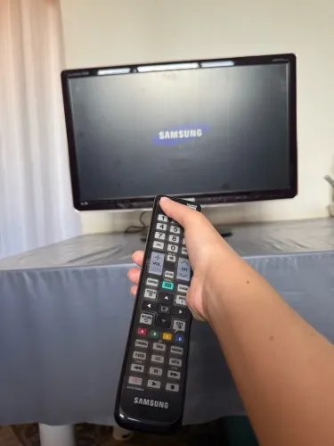 Vendo Monitor TV Samsung 24 polegadas (Modelo SyncMaster TA350 / LT24A350)