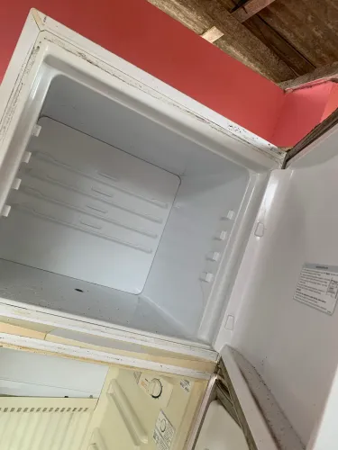 Vende-se casco de geladeira gelo seco