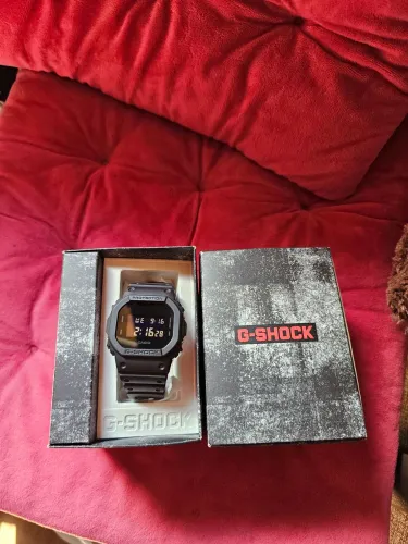 Relógio casio g-shock dw-5600 ubb