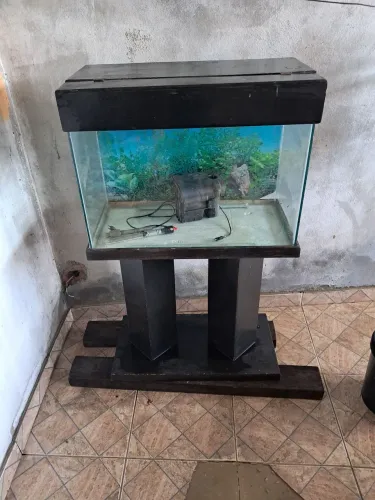 AQUÁRIO COM MOLDURA E BOMBA