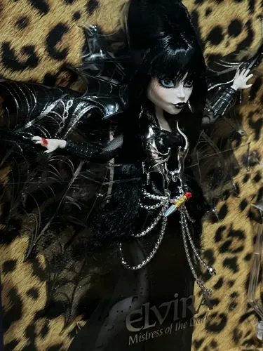 Elvira Monster High Skullector - Edição com caixa USA importada
