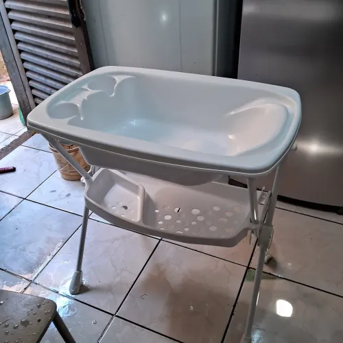 Banheira de bebe com suporte galzerano