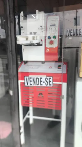 Máquina de salgados e masseira Rimak