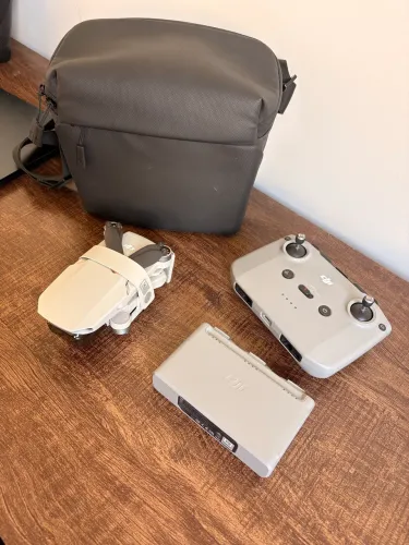 DRONE DJI MINI 4K + COMBO FLY MORE (3 BATERIAS, HÉLICES RESERVA E BOLSA)