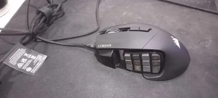 Mouse Gamer Corsair Scimitar Elite usb RGB Preto - 17 botões - Modelo CH-9304211-NA