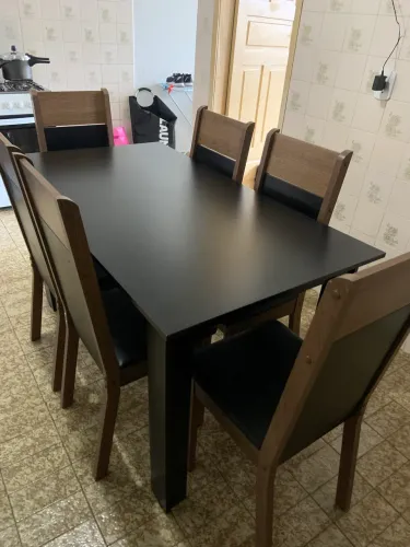 Vendo mesa com 6 cadeiras