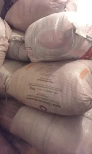 lote de roupas para Brechó