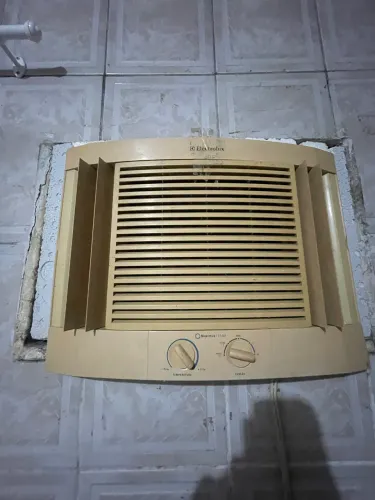Ar-condicionado de janela 7.500 btus