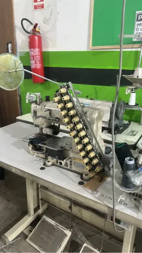 Vendo máquina Elastiqueira em ótimo estado