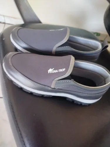 Tênis esportivo masculino