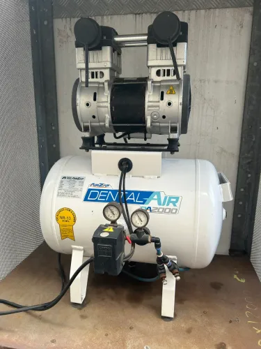 Compressor Odontológico AirZap Dental Air DA2000 - Atende 4 Cadeiras - Seminovo unico dono