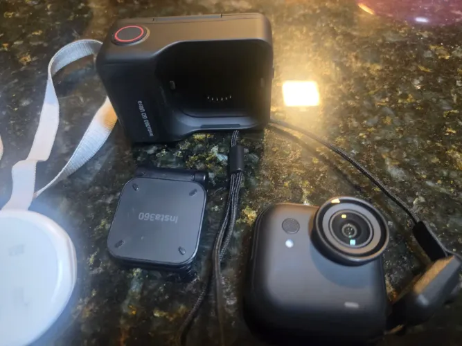 Camera de ação Insta 360 Go Ultra