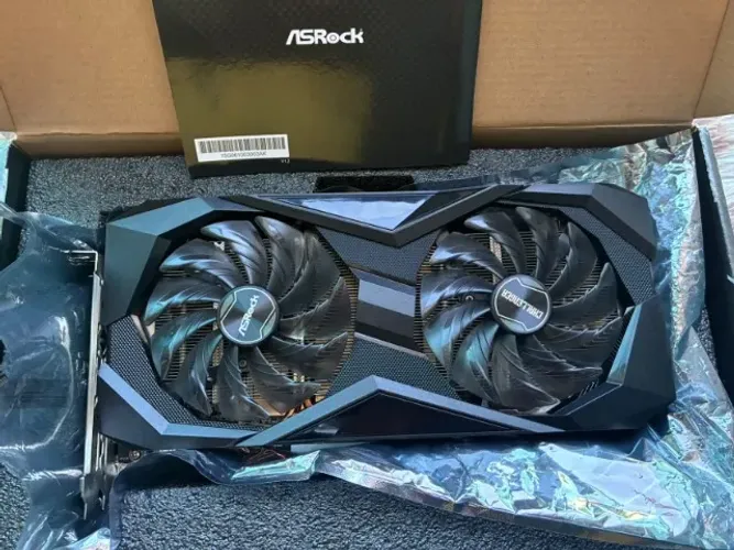 Placa de video RX 6600XT 8gb Asrock