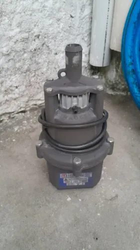 Vende-se motor bomba 