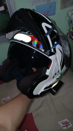 Capacete MT Helmets Optimus Escamoteável Tam. 60
