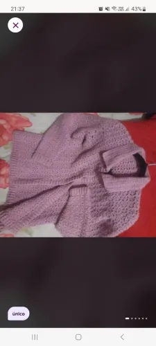 Casaquinho de crochê feito a mão