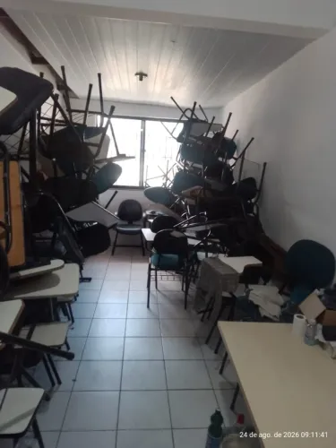 CADEIRA UNIVERSITARIA