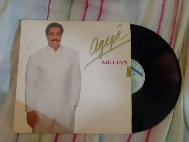 Vinil Agepê me leva 