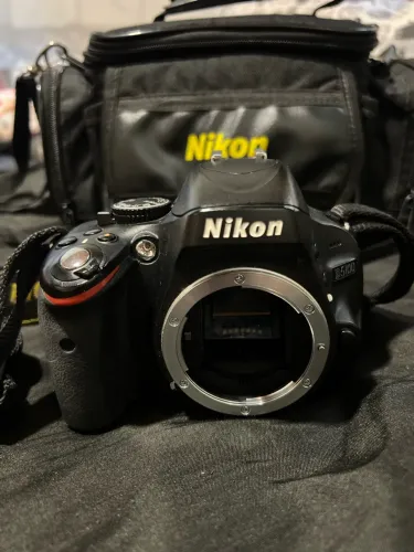 Camera Nikon d5100 usada