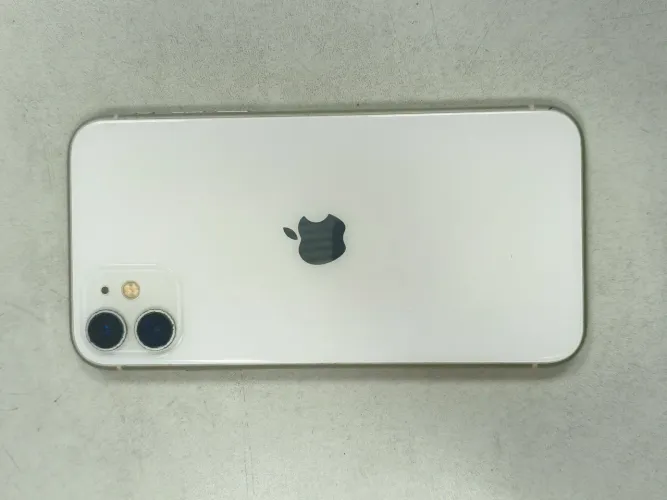 Vendo ou troco iPhone 11 todo original 