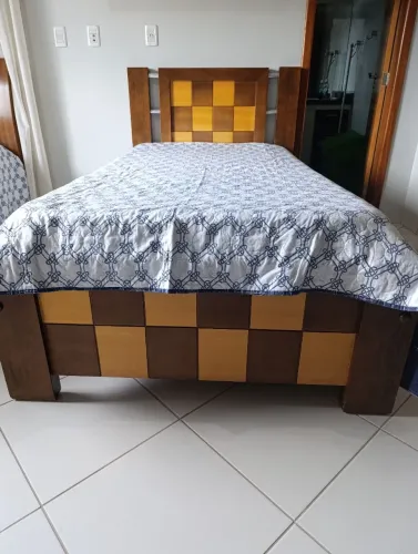 Cama Solteirão de alto padrão com colchão Castor