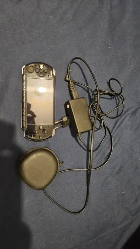 PSP Sony Desbloqueado + Jogos + Cabos Funcionando (Detalhe na Tela)