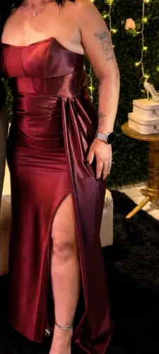 Vestido de festa acompanha sandália número 35