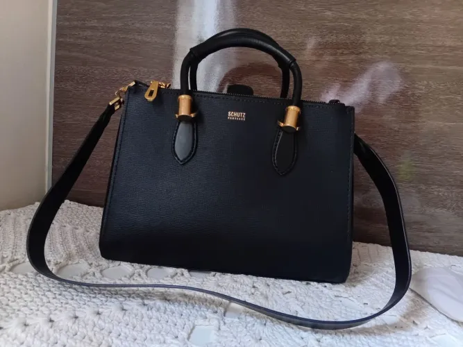 BOLSA SCHUTZ SEMI NOVA ORIGINAL MÉDIA