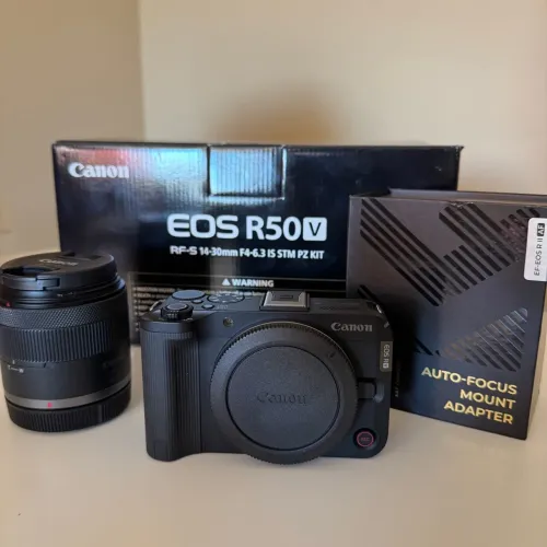 CUIDADO AO LER O ANÚNCIO INTEIRO - KIT CANON R50V + DJI RS4 MINI COMBO
