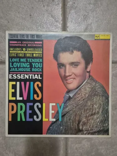 Lp Elvis Presley Essential, vinial em boas condições, grandes sucessos do rei do rock