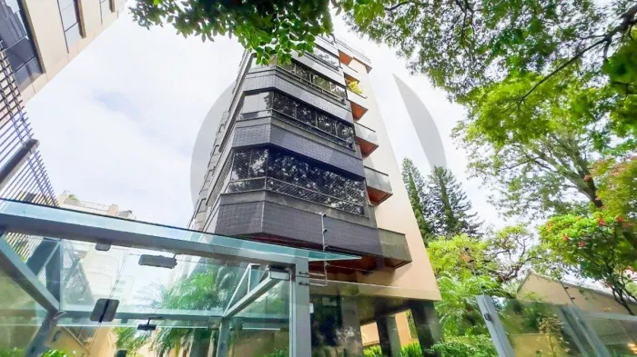 Apartamento semimobiliado no Mont'Serrat