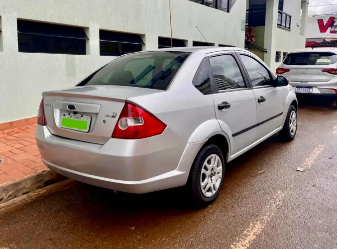 Ford Fiesta Sed. 1.6 8V Flex 4P 2005