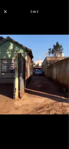 Vendo casa com terreno enorme no centro de ponta porá 
