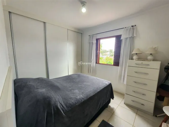 Apartamento com dois quartos e duas vagas de garagem à venda em Águas de Lindoia SP