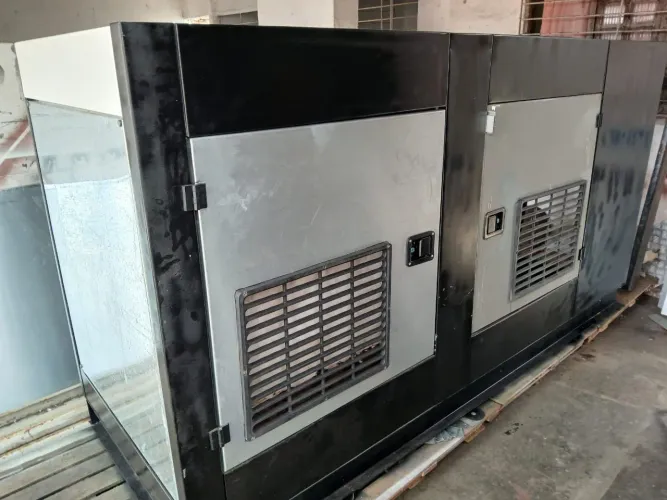 Cabine de 100 kva galvanizada R$23.mile 120 kva chapa treta de 14"