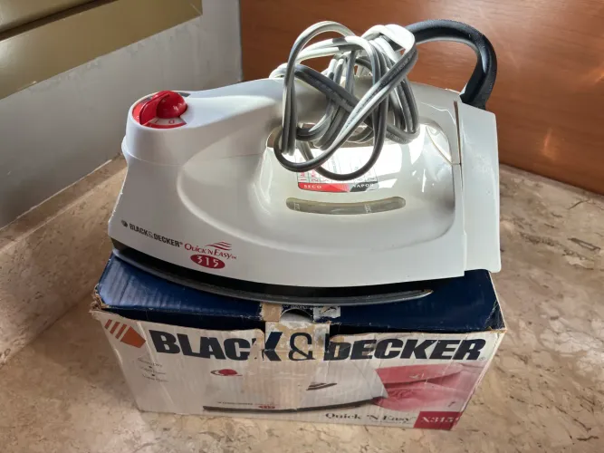 FERRO DE PASSAR ROUPA BLACK&DECKER A VAPOR 120V