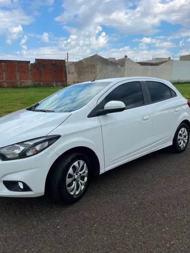 Chevrolet Onix Hatch LT 1.0 8V Flex Mec. 4P 2019
