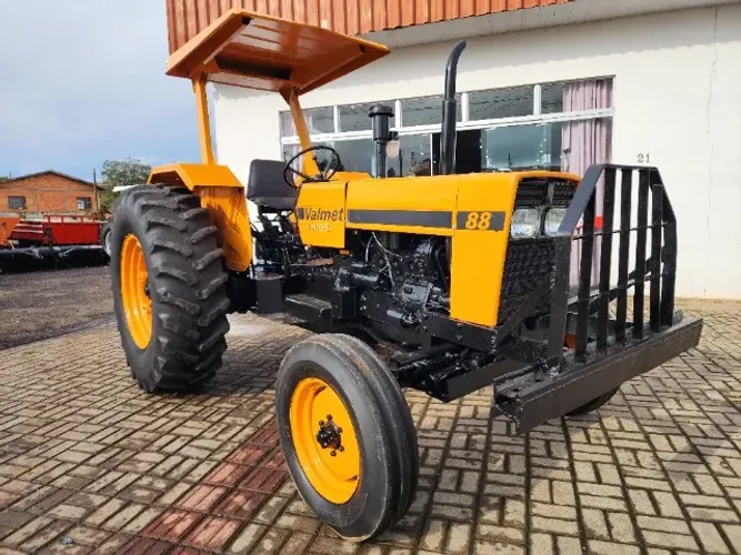 Trator Agrícola Valmet 88 (Simples) 4x2, Ano 1985, Pintura Nova.