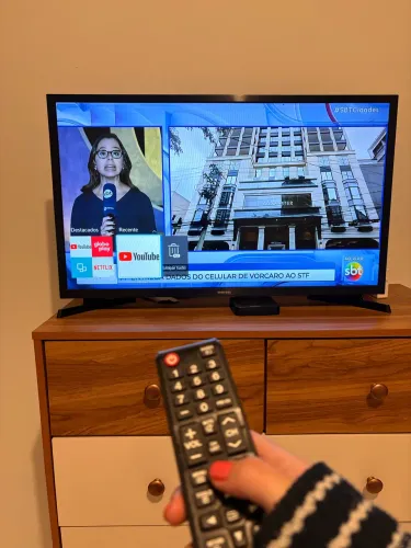 Tv smart 32 polegadas . Excelente