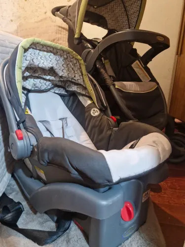 Carinho de bebe +bebê conforto com base