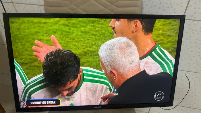 Tv de 32 (com listra fina )