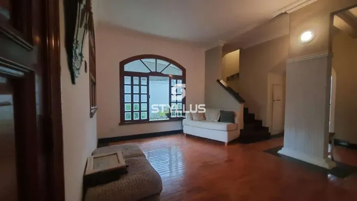Casa Triplex em Condomínio com Piscina e Churrasqueira em Lins de Vasconcelos! RO01X