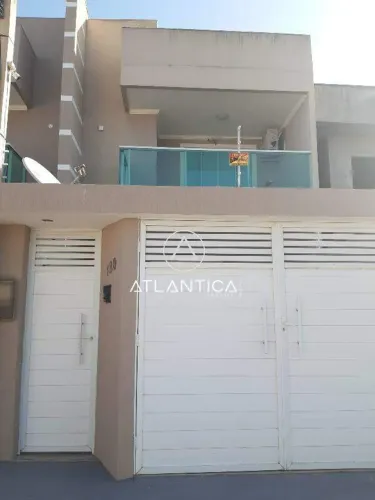 Casa 2 quartos (1 suíte) com varanda gourmet para aluguel em Macaé | R$ 2.500,00