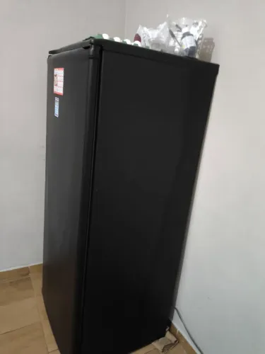 Vende se geladeira média 500$